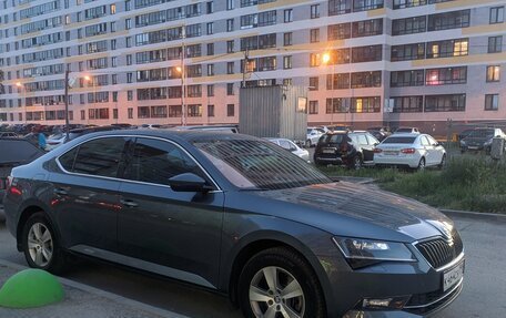 Skoda Superb III рестайлинг, 2018 год, 2 450 000 рублей, 3 фотография