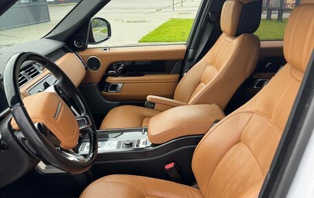 Land Rover Range Rover IV рестайлинг, 2018 год, 5 200 000 рублей, 8 фотография