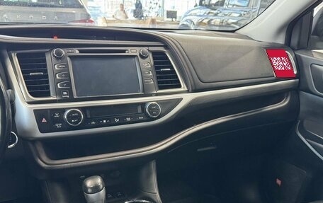 Toyota Highlander III, 2018 год, 3 350 000 рублей, 30 фотография
