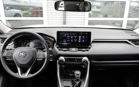 Toyota RAV4, 2024 год, 4 490 000 рублей, 6 фотография