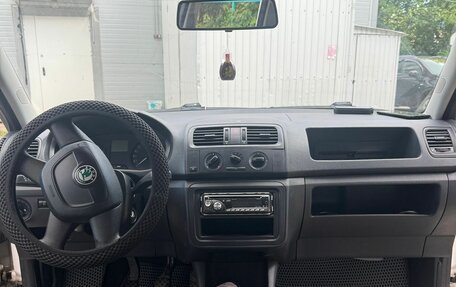 Skoda Fabia II, 2010 год, 320 000 рублей, 7 фотография