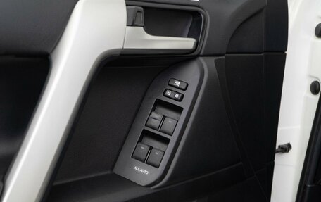 Toyota Land Cruiser Prado 150 рестайлинг 2, 2020 год, 5 998 070 рублей, 19 фотография