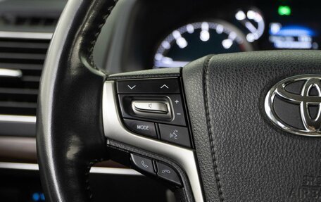 Toyota Land Cruiser Prado 150 рестайлинг 2, 2020 год, 5 998 070 рублей, 21 фотография