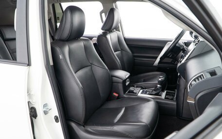 Toyota Land Cruiser Prado 150 рестайлинг 2, 2020 год, 5 998 070 рублей, 9 фотография