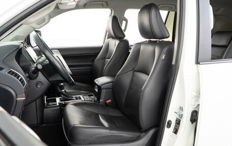 Toyota Land Cruiser Prado 150 рестайлинг 2, 2020 год, 5 998 070 рублей, 11 фотография