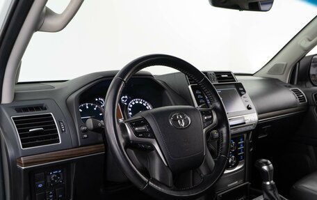 Toyota Land Cruiser Prado 150 рестайлинг 2, 2020 год, 5 998 070 рублей, 14 фотография
