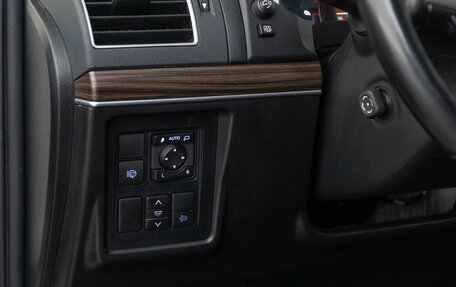 Toyota Land Cruiser Prado 150 рестайлинг 2, 2020 год, 5 998 070 рублей, 20 фотография