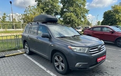 Toyota Highlander III, 2012 год, 1 870 000 рублей, 1 фотография