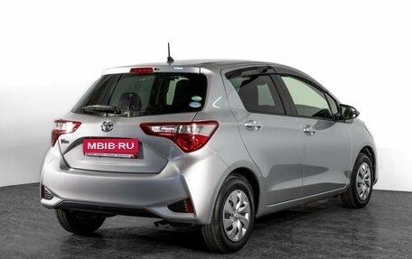 Toyota Vitz, 2017 год, 960 000 рублей, 3 фотография
