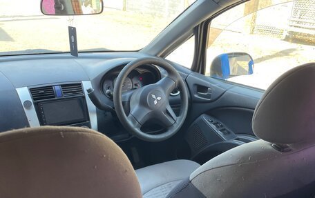 Mitsubishi Colt VI рестайлинг, 2003 год, 240 000 рублей, 9 фотография