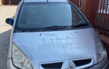Mitsubishi Colt VI рестайлинг, 2003 год, 240 000 рублей, 2 фотография
