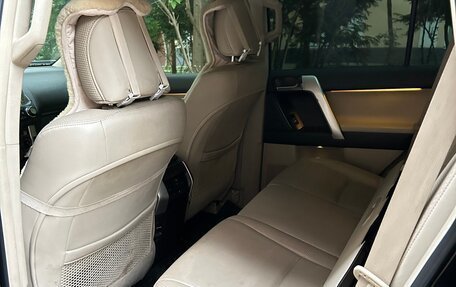 Toyota Land Cruiser Prado 150 рестайлинг 2, 2010 год, 3 100 000 рублей, 9 фотография