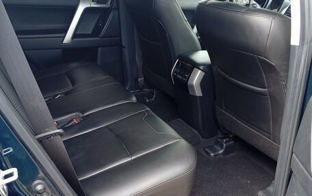 Toyota Land Cruiser Prado 150 рестайлинг 2, 2019 год, 4 650 000 рублей, 5 фотография