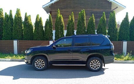 Toyota Land Cruiser Prado 150 рестайлинг 2, 2019 год, 4 650 000 рублей, 6 фотография