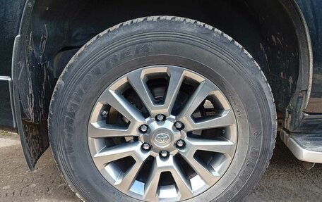 Toyota Land Cruiser Prado 150 рестайлинг 2, 2019 год, 4 650 000 рублей, 14 фотография