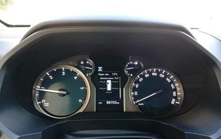 Toyota Land Cruiser Prado 150 рестайлинг 2, 2019 год, 4 650 000 рублей, 16 фотография