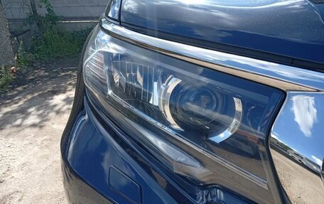 Toyota Land Cruiser Prado 150 рестайлинг 2, 2019 год, 4 650 000 рублей, 12 фотография