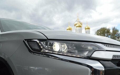 Mitsubishi Outlander III рестайлинг 3, 2018 год, 1 949 000 рублей, 29 фотография