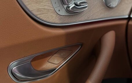 Mercedes-Benz E-Класс, 2018 год, 4 100 000 рублей, 12 фотография