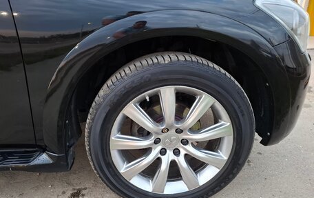 Infiniti QX56, 2012 год, 2 650 000 рублей, 13 фотография