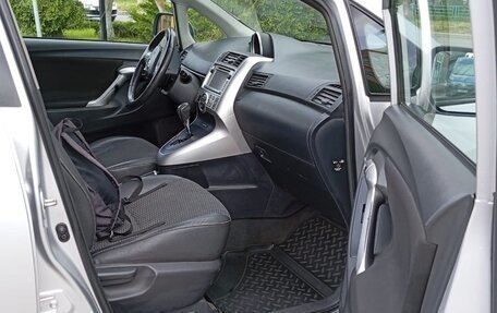 Toyota Verso I, 2012 год, 1 300 000 рублей, 6 фотография