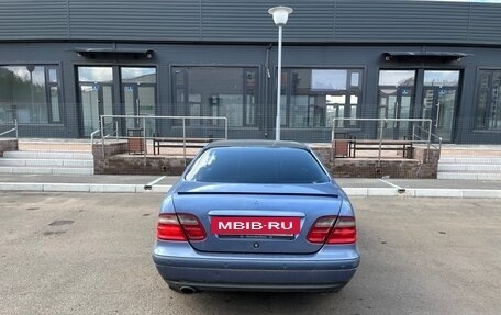 Mercedes-Benz CLK-Класс, 1997 год, 650 000 рублей, 3 фотография