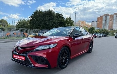 Toyota Camry, 2021 год, 2 850 000 рублей, 1 фотография