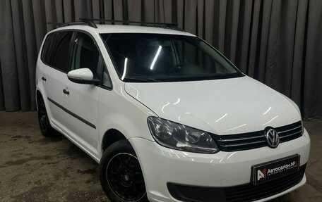 Volkswagen Touran III, 2014 год, 749 777 рублей, 3 фотография