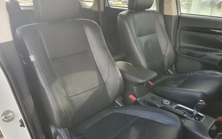 Mitsubishi Outlander III рестайлинг 3, 2012 год, 1 300 000 рублей, 7 фотография