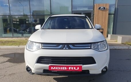 Mitsubishi Outlander III рестайлинг 3, 2012 год, 1 300 000 рублей, 2 фотография
