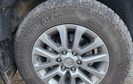 Toyota Land Cruiser Prado 150 рестайлинг 2, 2017 год, 3 600 000 рублей, 7 фотография