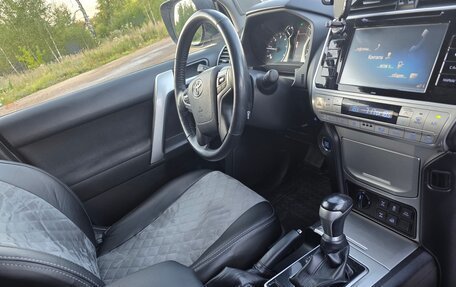 Toyota Land Cruiser Prado 150 рестайлинг 2, 2017 год, 3 600 000 рублей, 9 фотография
