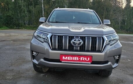 Toyota Land Cruiser Prado 150 рестайлинг 2, 2017 год, 3 600 000 рублей, 3 фотография