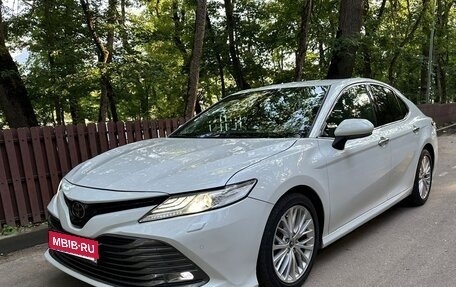 Toyota Camry, 2019 год, 2 500 000 рублей, 1 фотография
