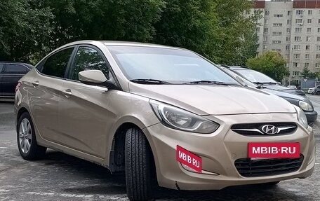 Hyundai Solaris II рестайлинг, 2011 год, 560 000 рублей, 2 фотография
