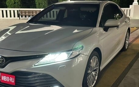 Toyota Camry, 2019 год, 2 500 000 рублей, 3 фотография