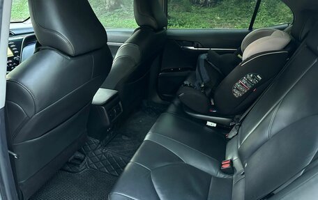 Toyota Camry, 2019 год, 2 500 000 рублей, 16 фотография