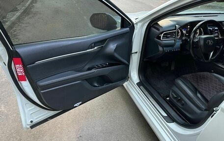 Toyota Camry, 2019 год, 2 500 000 рублей, 15 фотография