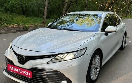 Toyota Camry, 2019 год, 2 500 000 рублей, 2 фотография