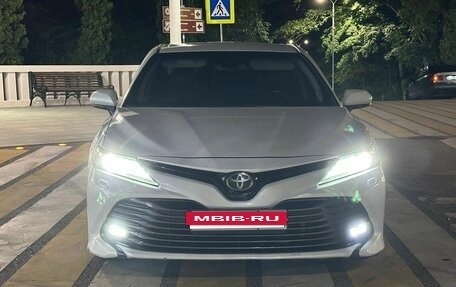 Toyota Camry, 2019 год, 2 500 000 рублей, 4 фотография