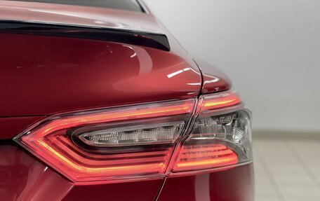 Toyota Camry, 2021 год, 3 470 000 рублей, 10 фотография