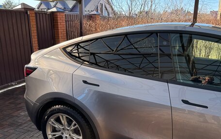 Tesla Model Y I, 2023 год, 4 000 000 рублей, 3 фотография