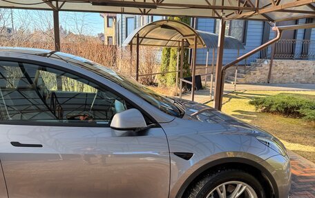 Tesla Model Y I, 2023 год, 4 000 000 рублей, 4 фотография