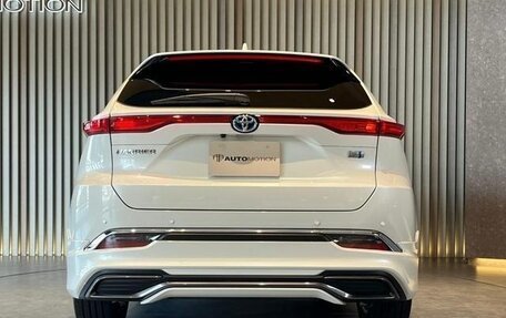 Toyota Harrier, 2022 год, 3 350 000 рублей, 4 фотография