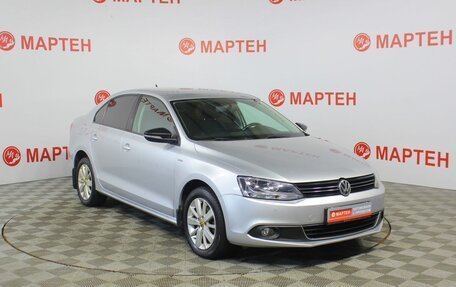 Volkswagen Jetta VI, 2013 год, 1 105 000 рублей, 3 фотография