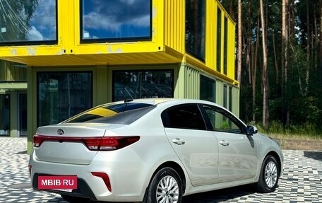 KIA Rio IV, 2018 год, 1 050 000 рублей, 4 фотография