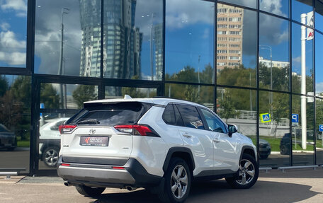 Toyota RAV4, 2021 год, 3 469 000 рублей, 2 фотография