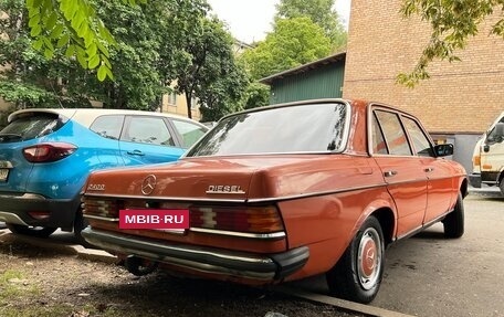 Mercedes-Benz W123, 1979 год, 450 000 рублей, 11 фотография