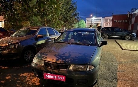 Mitsubishi Carisma I, 1997 год, 230 000 рублей, 1 фотография