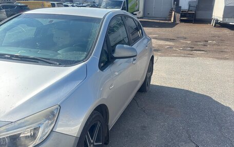 Opel Astra J, 2011 год, 480 000 рублей, 3 фотография